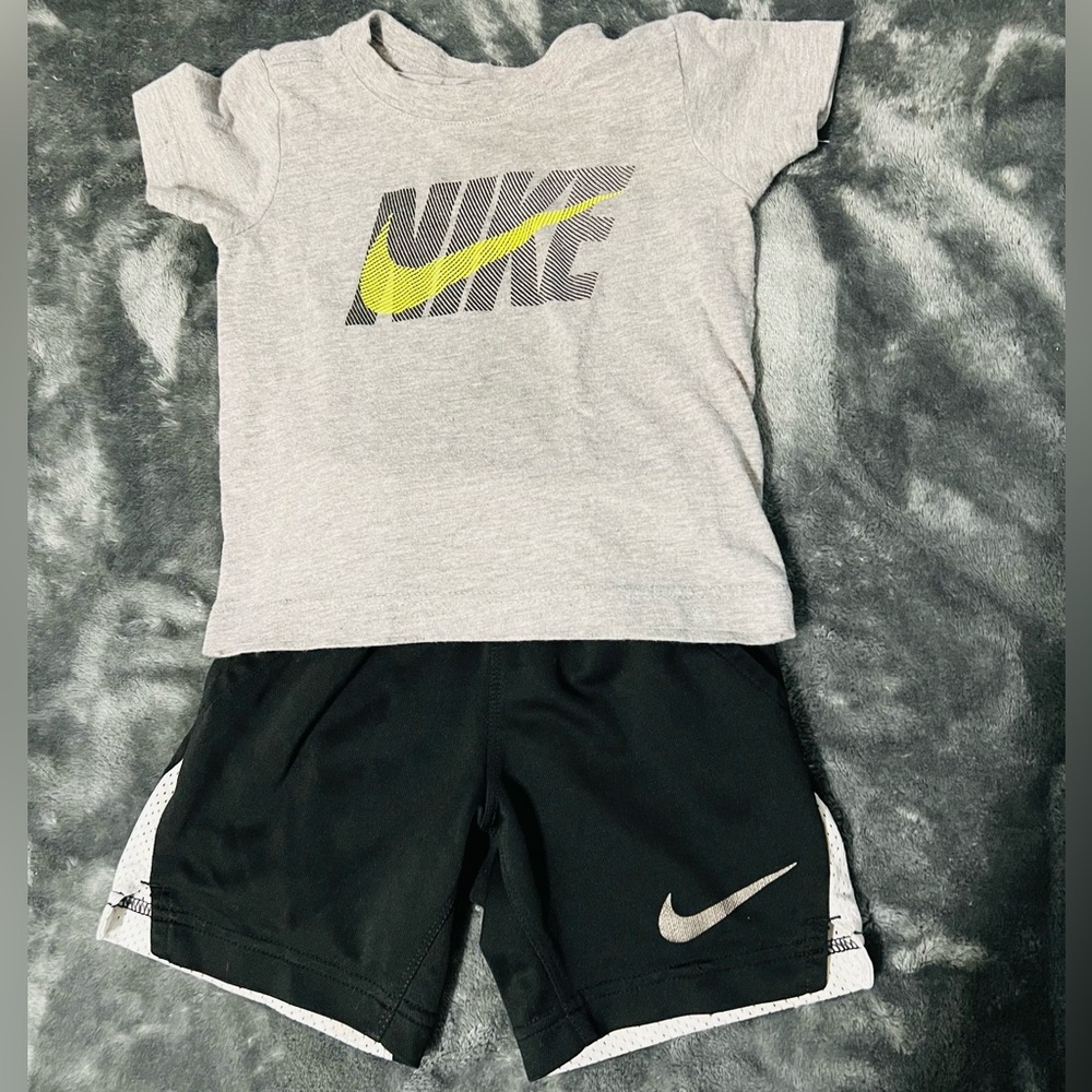 2T boys Nike outfit